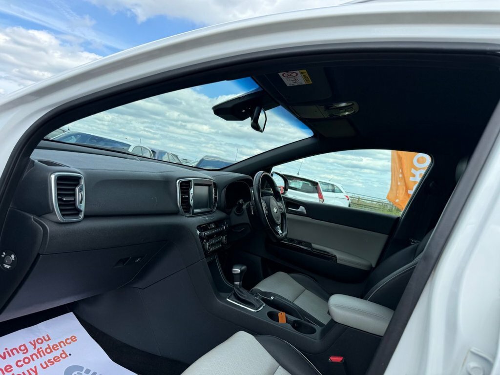 Kia Sportage Suv LP16MFA White #6