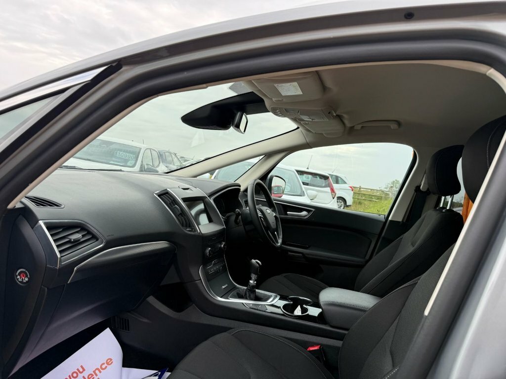 Ford S-Max 2L Titanium Silver #6