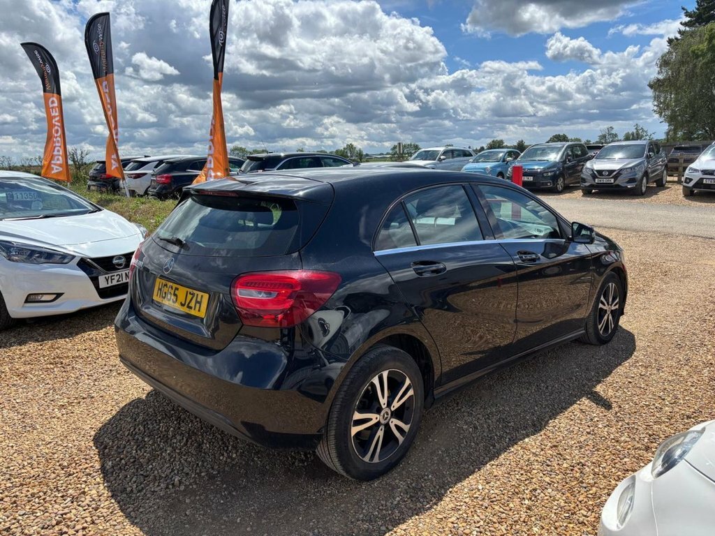 Mercedes-Benz A Class 1.6L Se Black #2