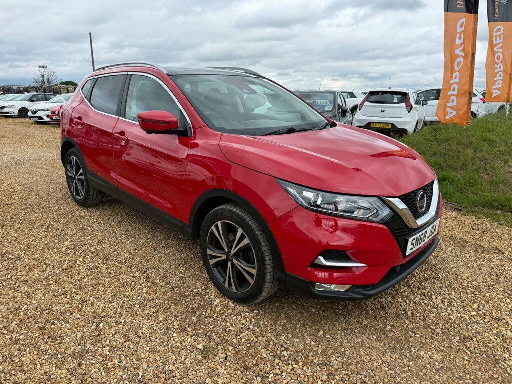 Nissan Qashqai 1.3L N-connecta Red