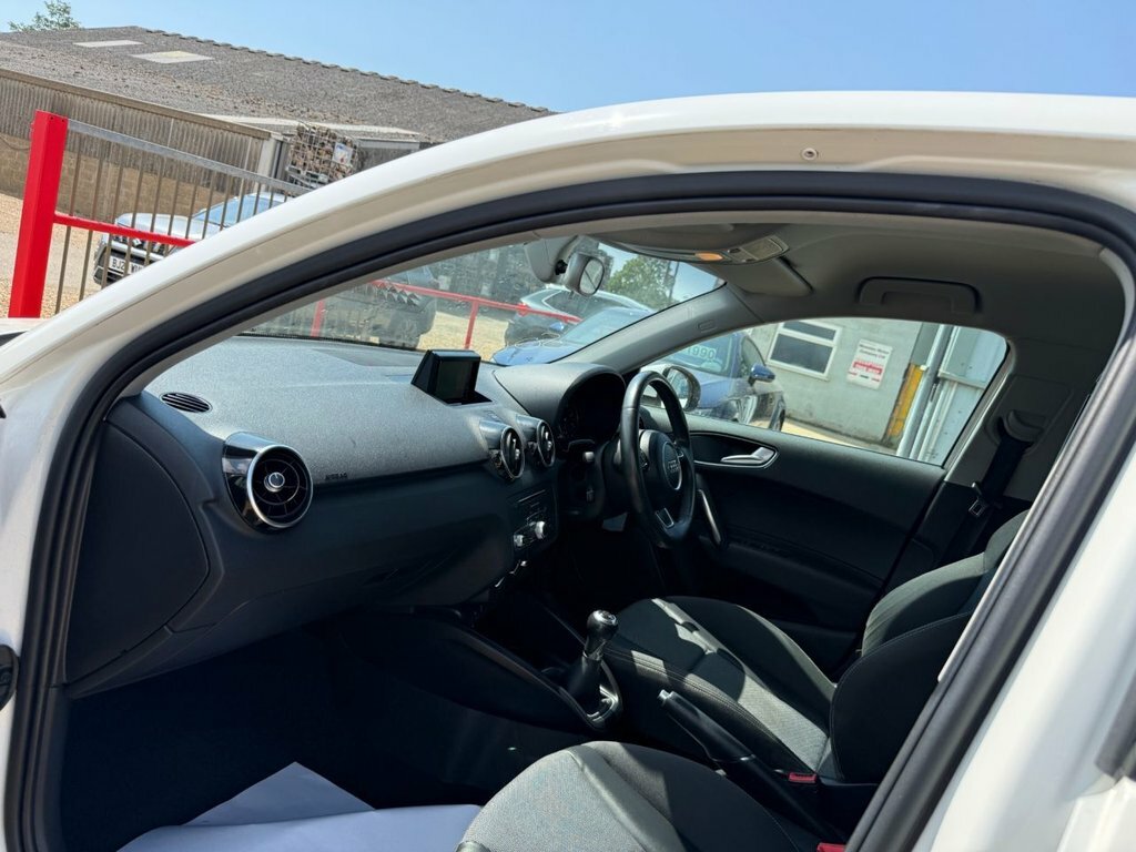 Audi A1 1.4L Sport WF18ULU White #4