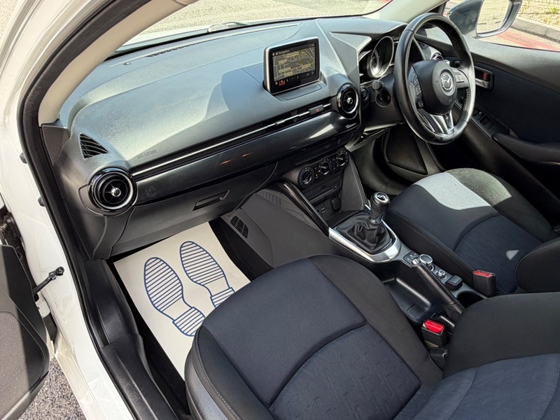 Mazda 2 1.5 Skyactiv-g Sport Nav Red #11