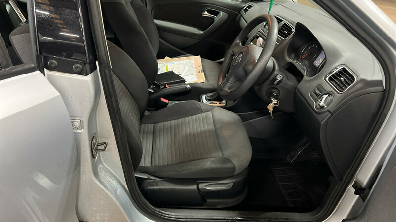 Volkswagen Polo 1.4-polo-se-85-semi-auto-5dr Silver #3