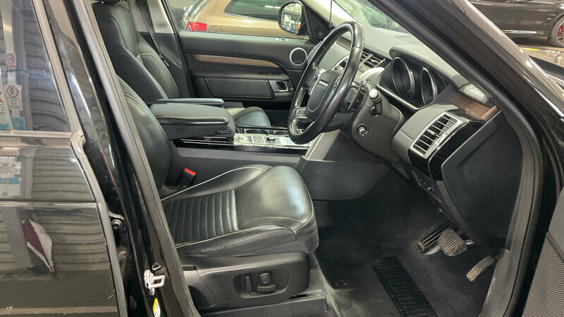 Land Rover Discovery 2.0-discovery-hse-sd4-auto-5dr Black #3