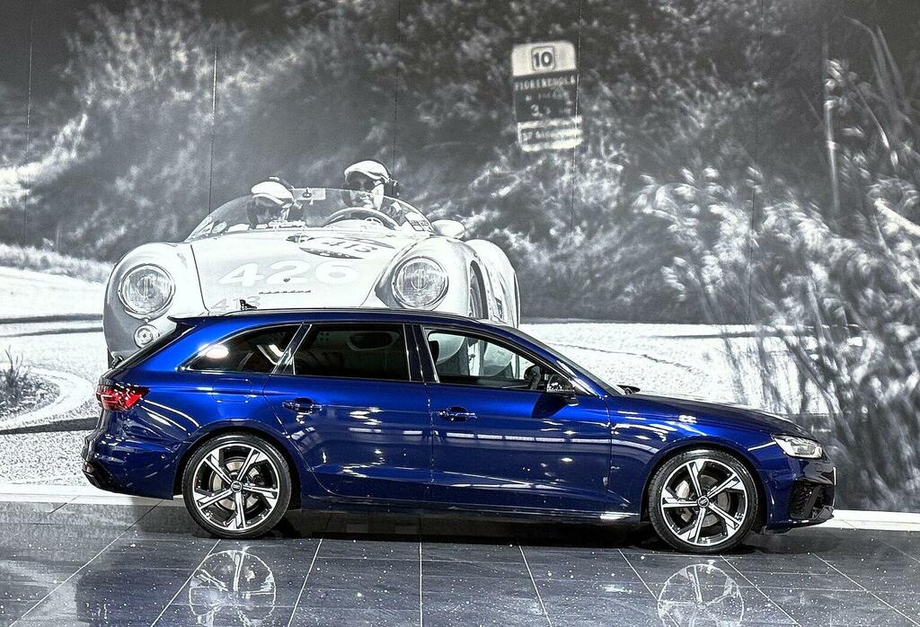 Audi A4 Avant Estate 2.0 Tfsi 40 Black Edition S Tronic Euro 6 WP73XKY Blue #5