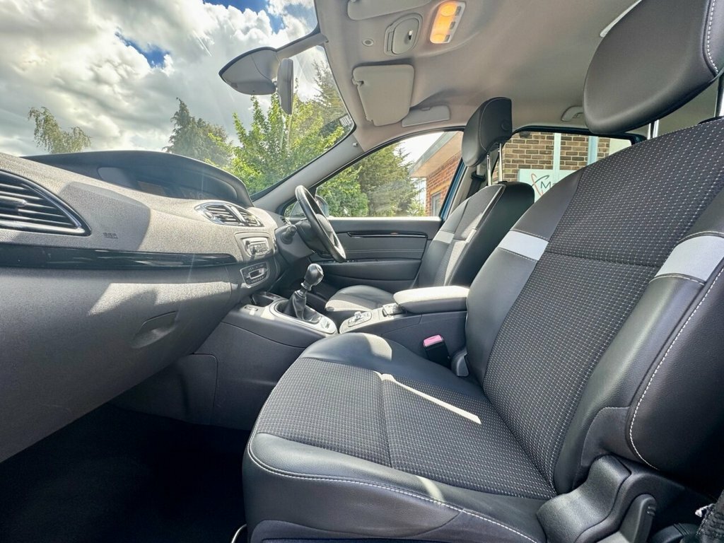 Renault Scenic 1.6 Vvt Dynamique Tomtom Black #21
