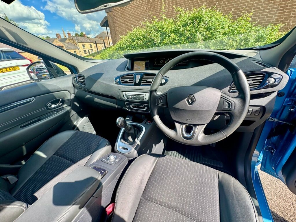 Renault Scenic 1.6 Vvt Dynamique Tomtom Black #12