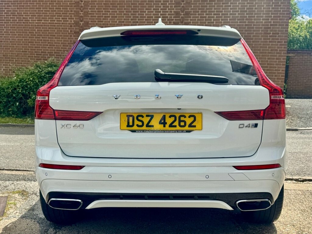 Volvo XC60 2L R-design Pro White #6