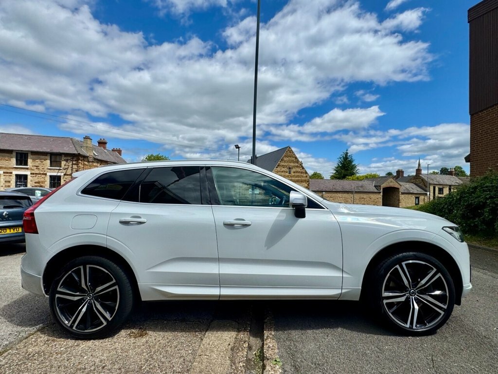 Volvo XC60 2L R-design Pro White #4