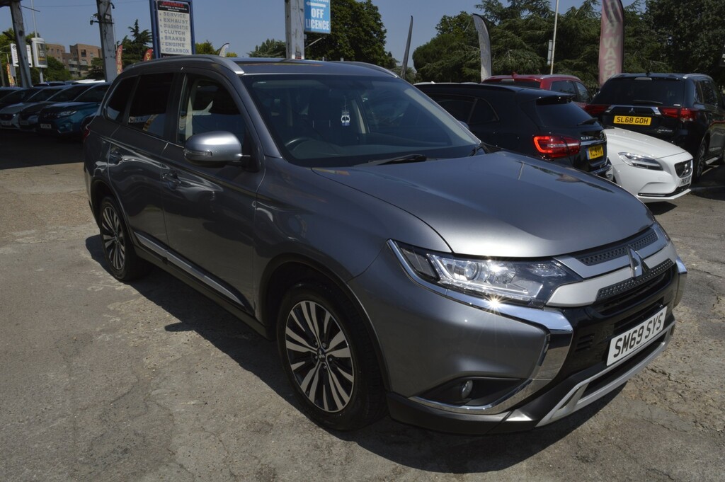 Mitsubishi Outlander 2.0 Mivec Design Grey