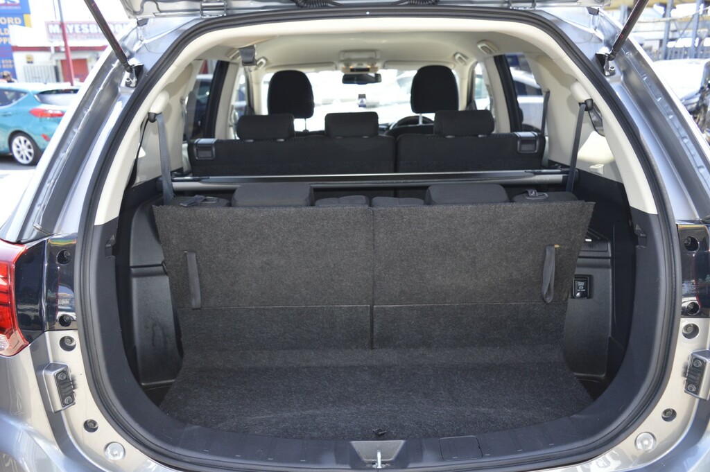 Mitsubishi Outlander Phev Exceed Safety Black #9