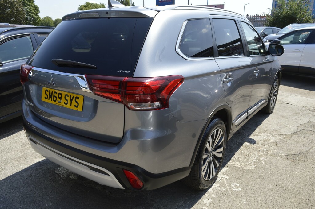 Mitsubishi Outlander 2.0 Mivec Design Grey #2