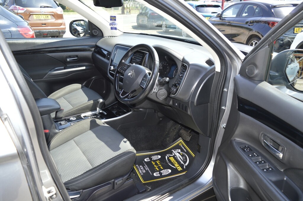 Mitsubishi Outlander Phev Exceed Safety Black #15