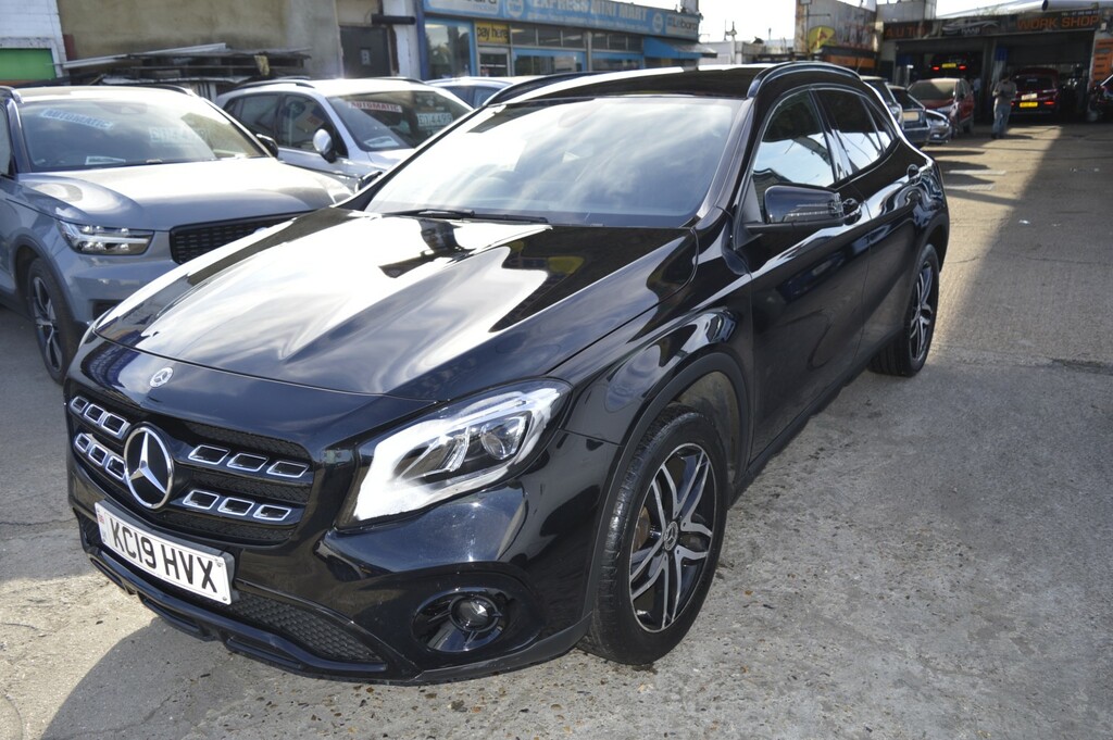 Mercedes-Benz GLA Class 1.6 Gla180 Urban Edition Black #3