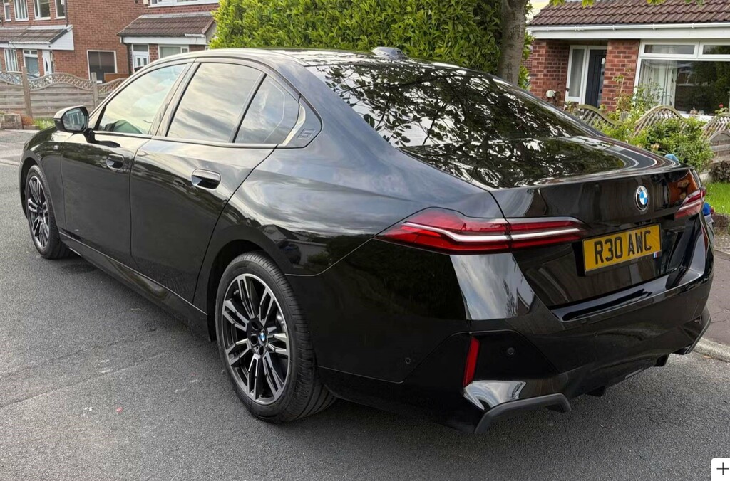 BMW 5 Series Saloon Black #5