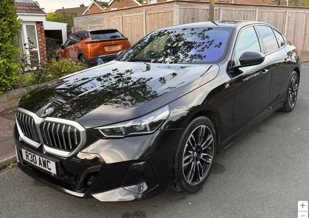 BMW 5 Series Saloon Black #2