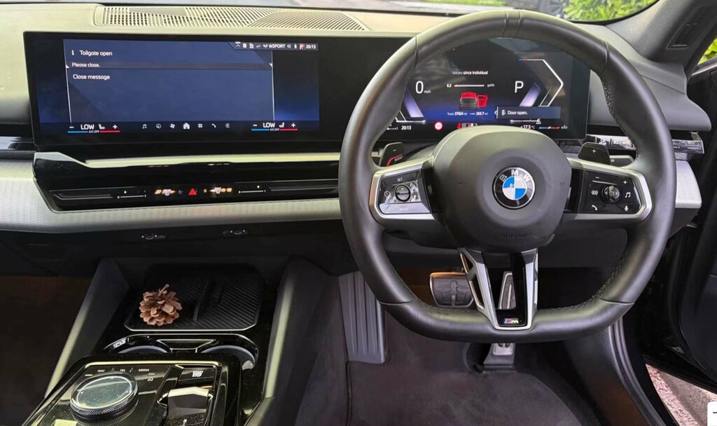 BMW 5 Series Saloon Black #3