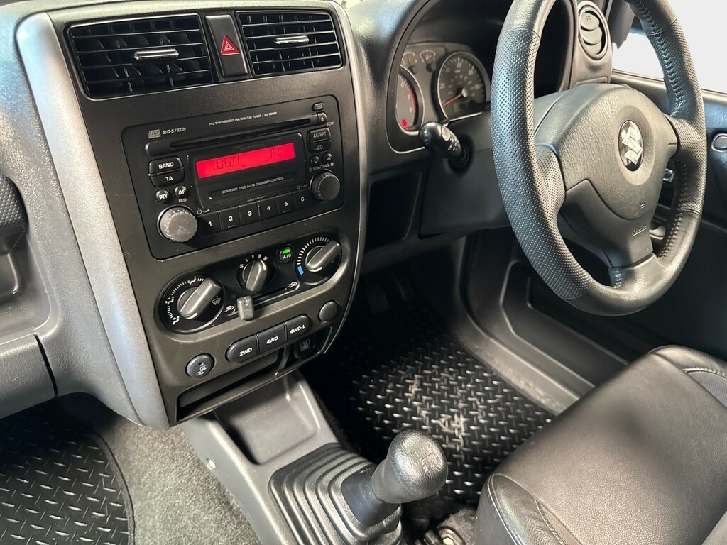 Suzuki Jimny Suv Black #15