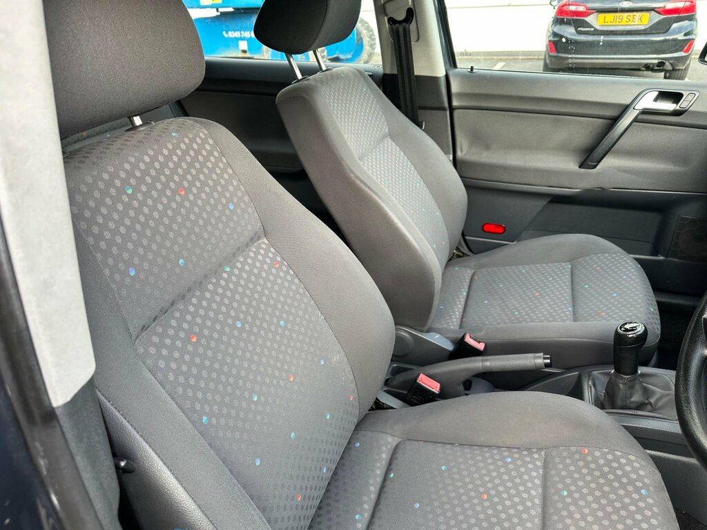 Volkswagen Polo Hatchback Silver #9