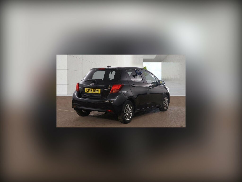 Toyota Yaris Hatchback Blue #1