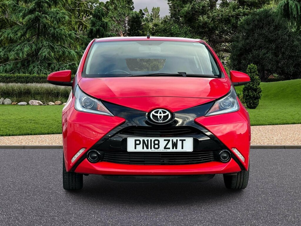 Toyota Aygo 1.0 Vvt-i X-play Euro 6 Red #2