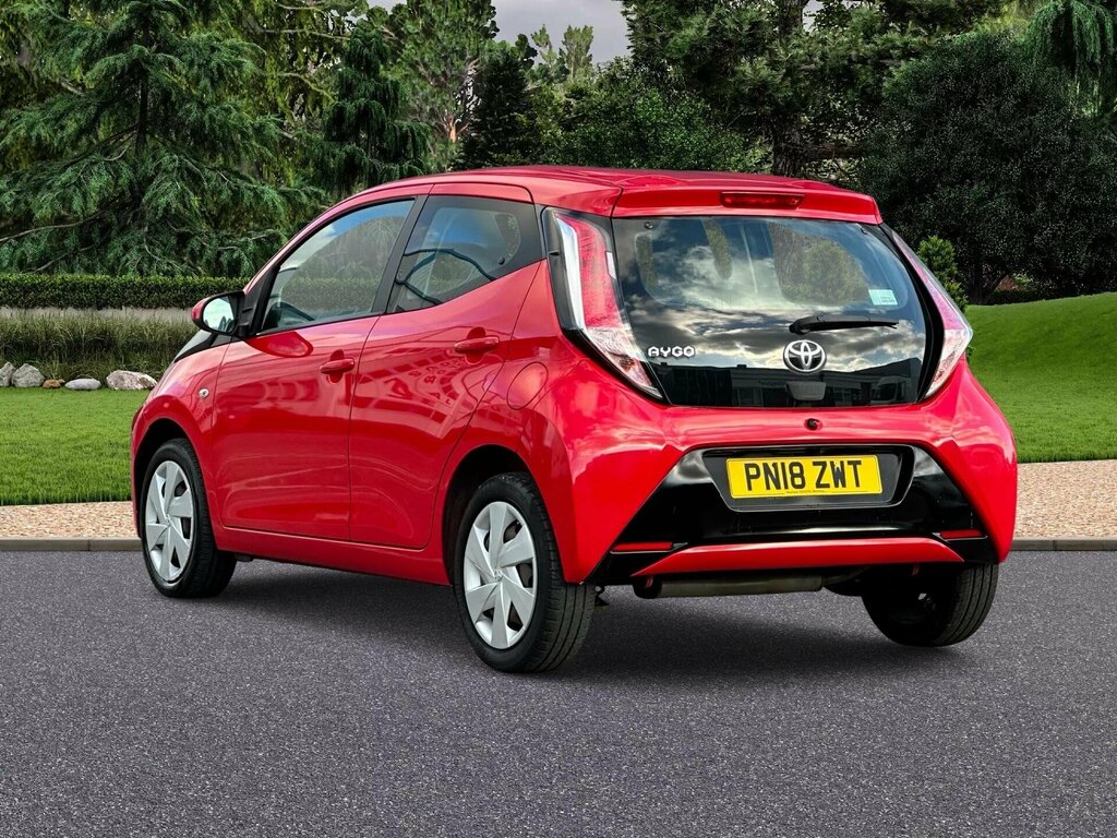 Toyota Aygo 1.0 Vvt-i X-play Euro 6 Red #4