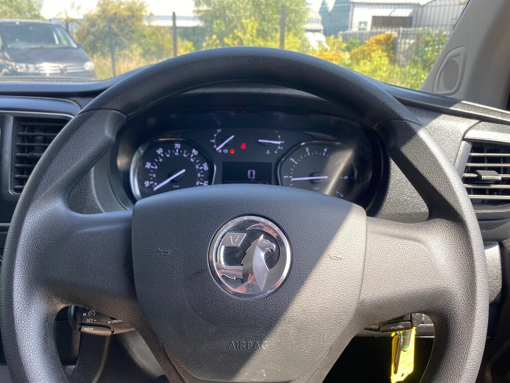 Vauxhall Vivaro Turbo D 2900 Pro White #11