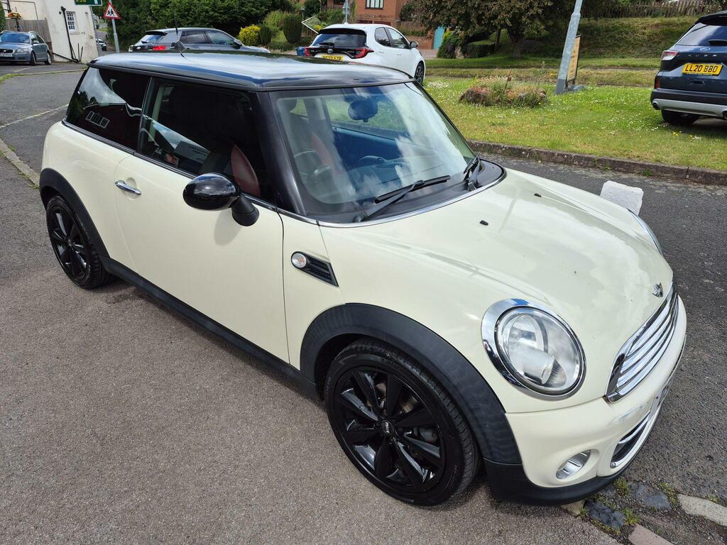 Mini Hatch 1.6 Cooper Euro 5 S S White