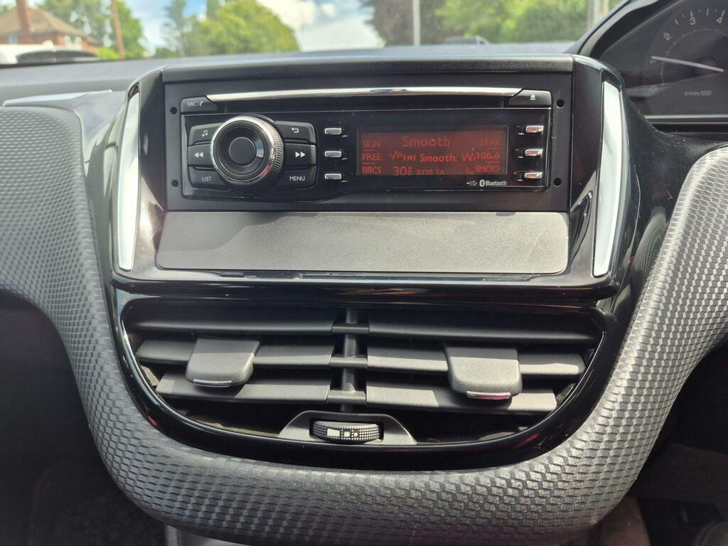 Peugeot 208 Hatchback 1.2 Puretech Active Euro 6 201515 Black #15