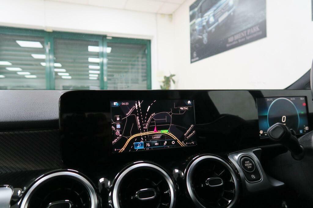 Mercedes-Benz GLB Class 2L Amg Black #11