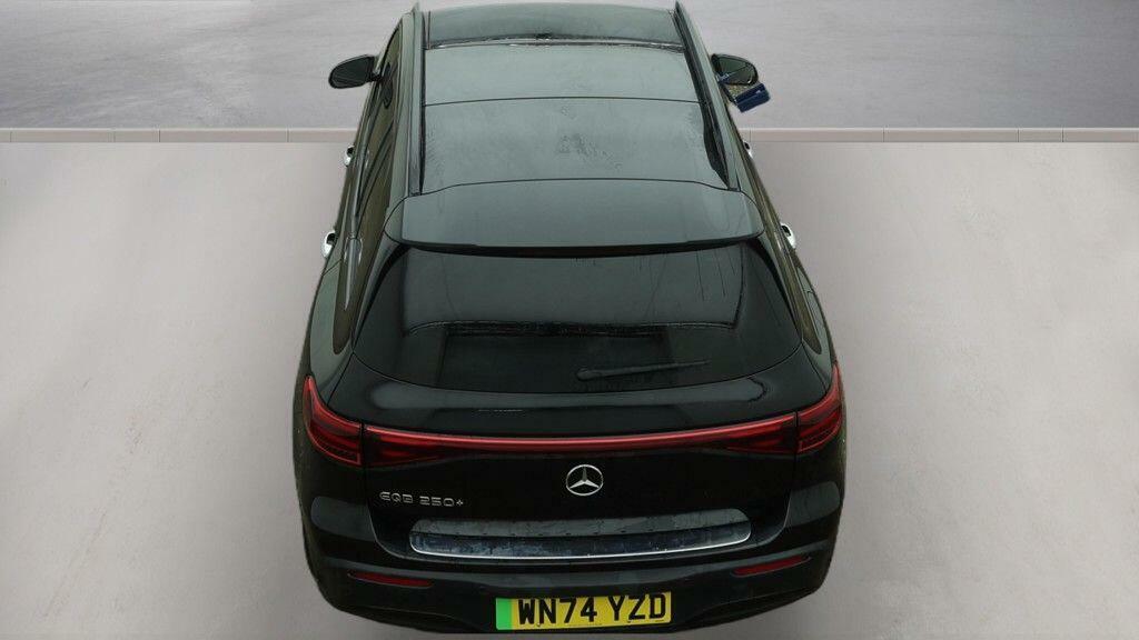 Mercedes-Benz EQB Amg Line Grey #4