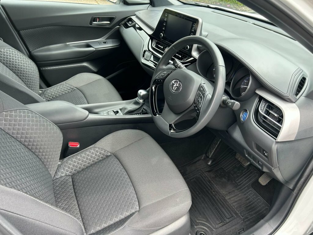 Toyota C-Hr 1.8L Icon AV73JSU White #6
