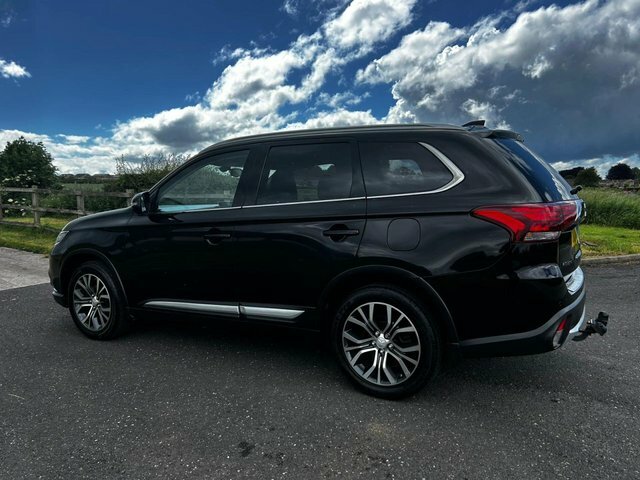 Mitsubishi Outlander 2.2 Di-d 3 Black #9