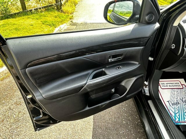 Mitsubishi Outlander 2.2 Di-d 3 Black #34