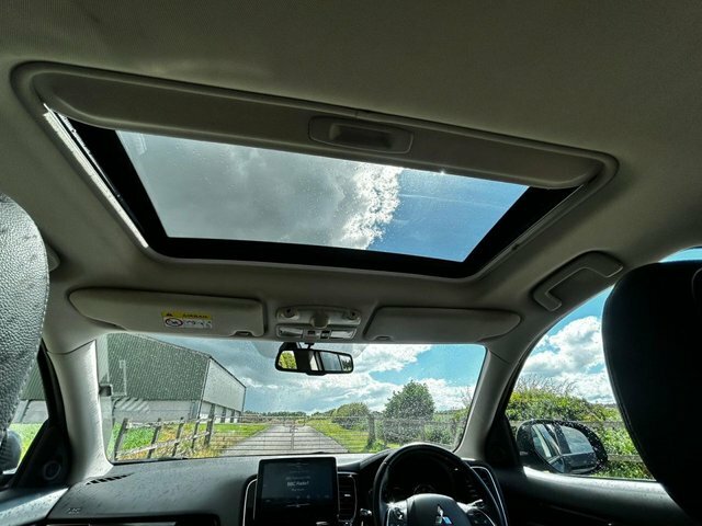 Mitsubishi Outlander 2.2 Di-d 3 Black #31