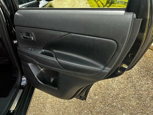 Mitsubishi Outlander 2.2 Di-d 3 Black #26