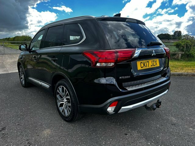 Mitsubishi Outlander 2.2 Di-d 4 Suv 4Wd Euro 6 Ss Black #3