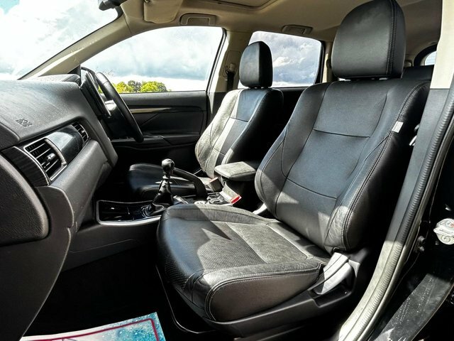 Mitsubishi Outlander 2.2 Di-d 4 Suv 4Wd Euro 6 Ss Black #5