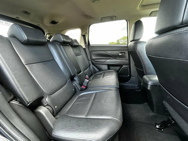 Mitsubishi Outlander 2.2 Di-d 3 Black #39