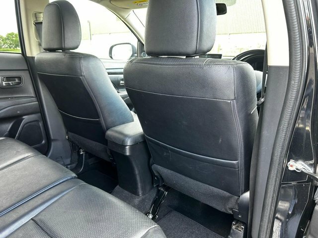 Mitsubishi Outlander 2.2 Di-d 3 Black #32