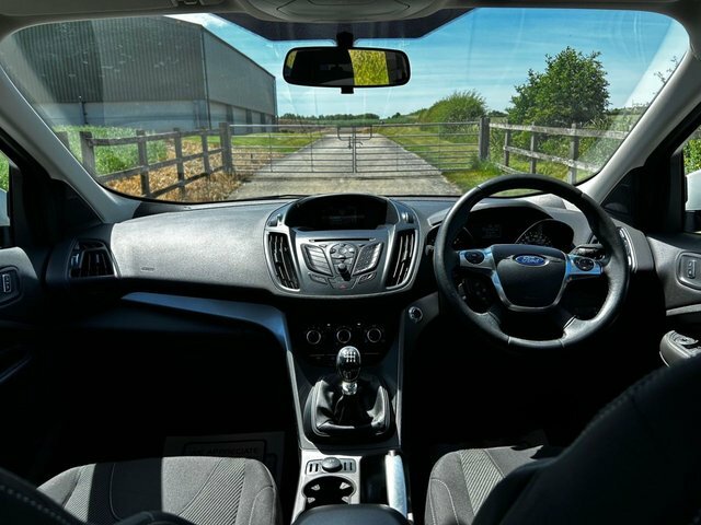 Ford Kuga 2.0 Tdci Zetec Suv 2Wd Euro 6 S White #4