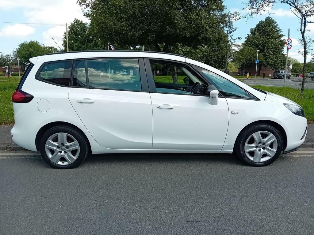 Vauxhall Zafira Tourer 2.0 Cdti Exclusiv Euro 5 White #3