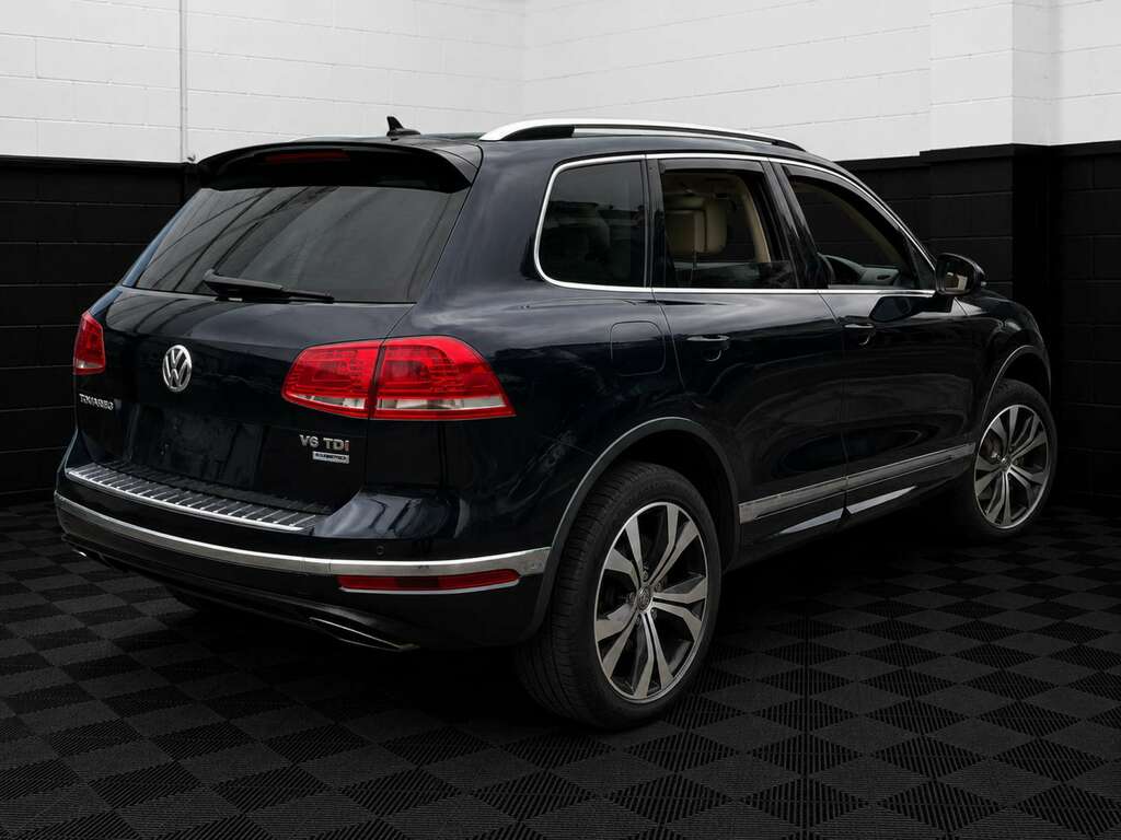 Volkswagen Touareg 3.0 Touareg V6 R-line Tdi Bluemotion Technology Au AV64YKS Blue #2