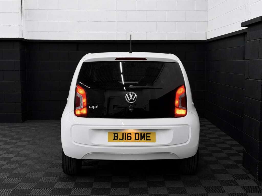 Volkswagen Up 1.0 Street Up BJ16DME White #4