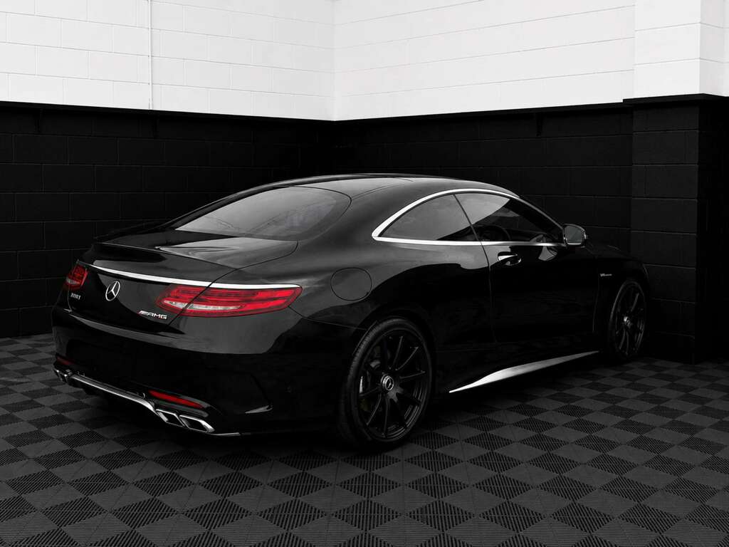 Mercedes-Benz S Class 5.5 Amg S 63 Black #2