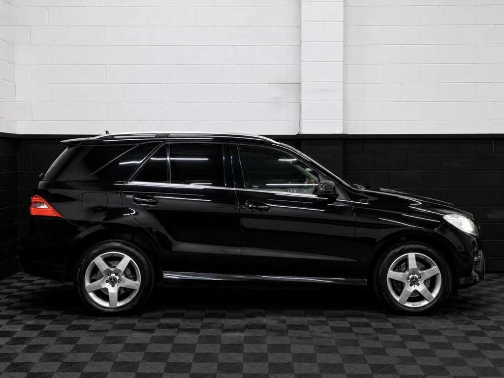 Mercedes-Benz M Class 2.1 Ml250 Amg Sport Bluetec 4Wd Black
