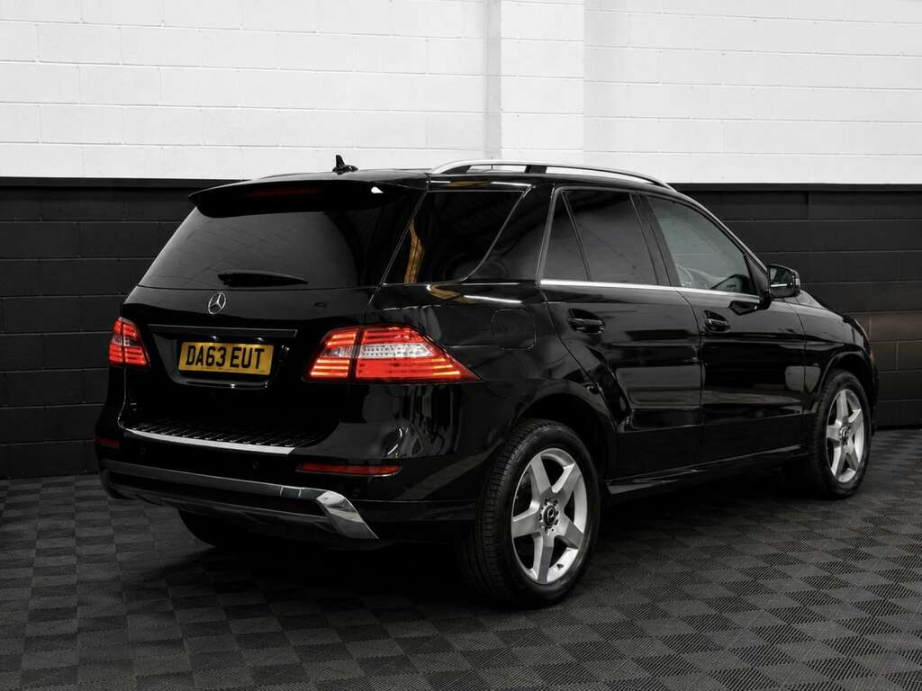 Mercedes-Benz M Class 2.1 Ml250 Amg Sport Bluetec 4Wd Black #2