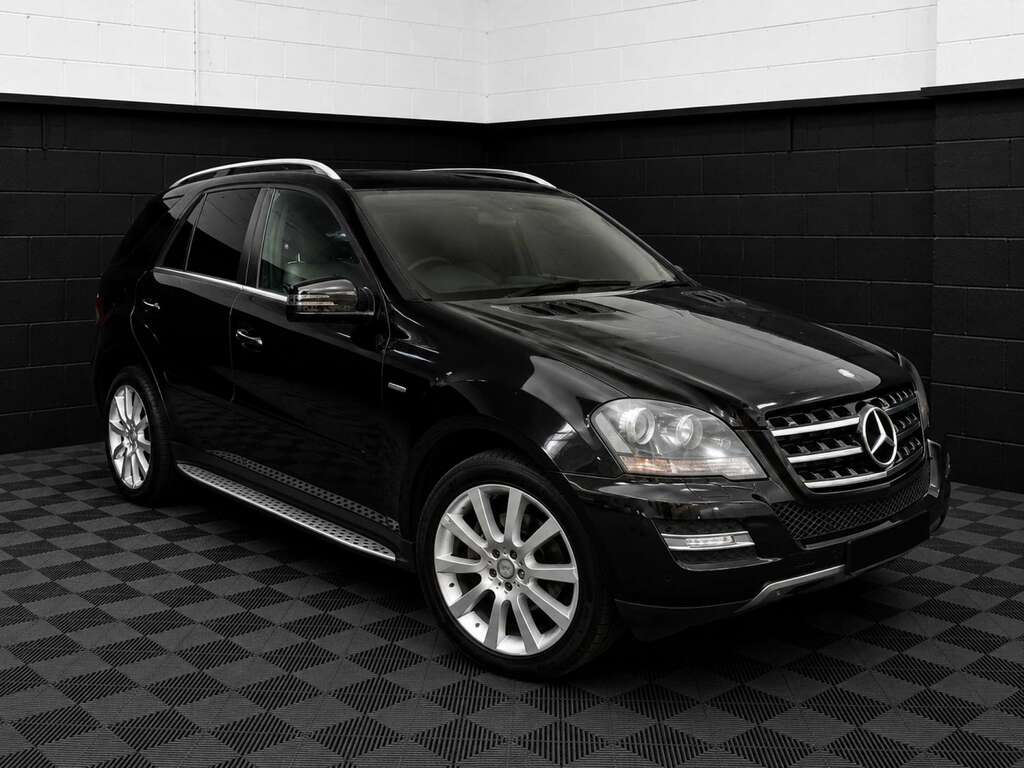 Mercedes-Benz M Class 3.0 Ml350 Grand Edition Cdi Blueefficiency 4W Black