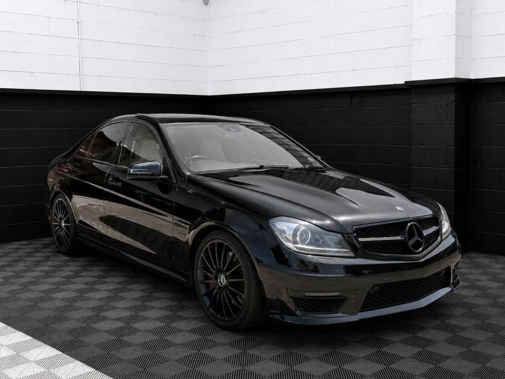 Mercedes-Benz C Class 6.2 C63 Amg Black