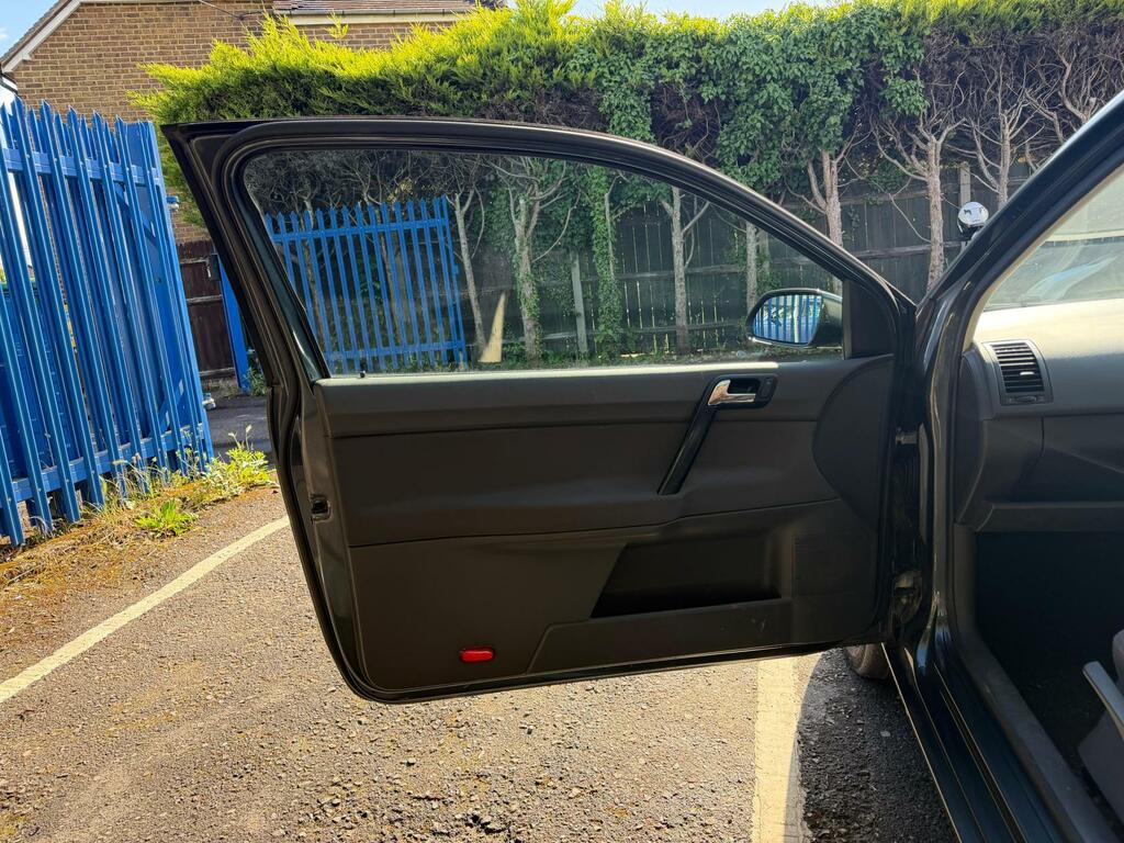 Volkswagen Polo E Silver #33